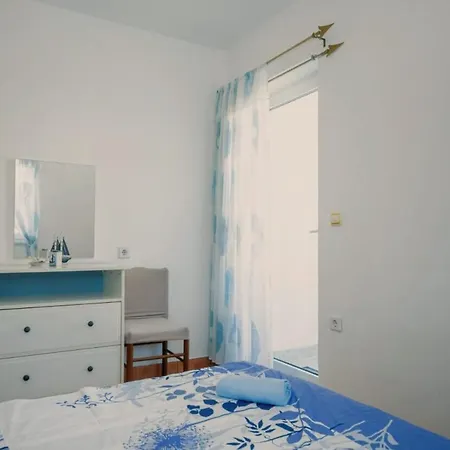 Apartment Kamenar 3 *