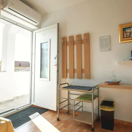 Kamenar 3 Apartment *